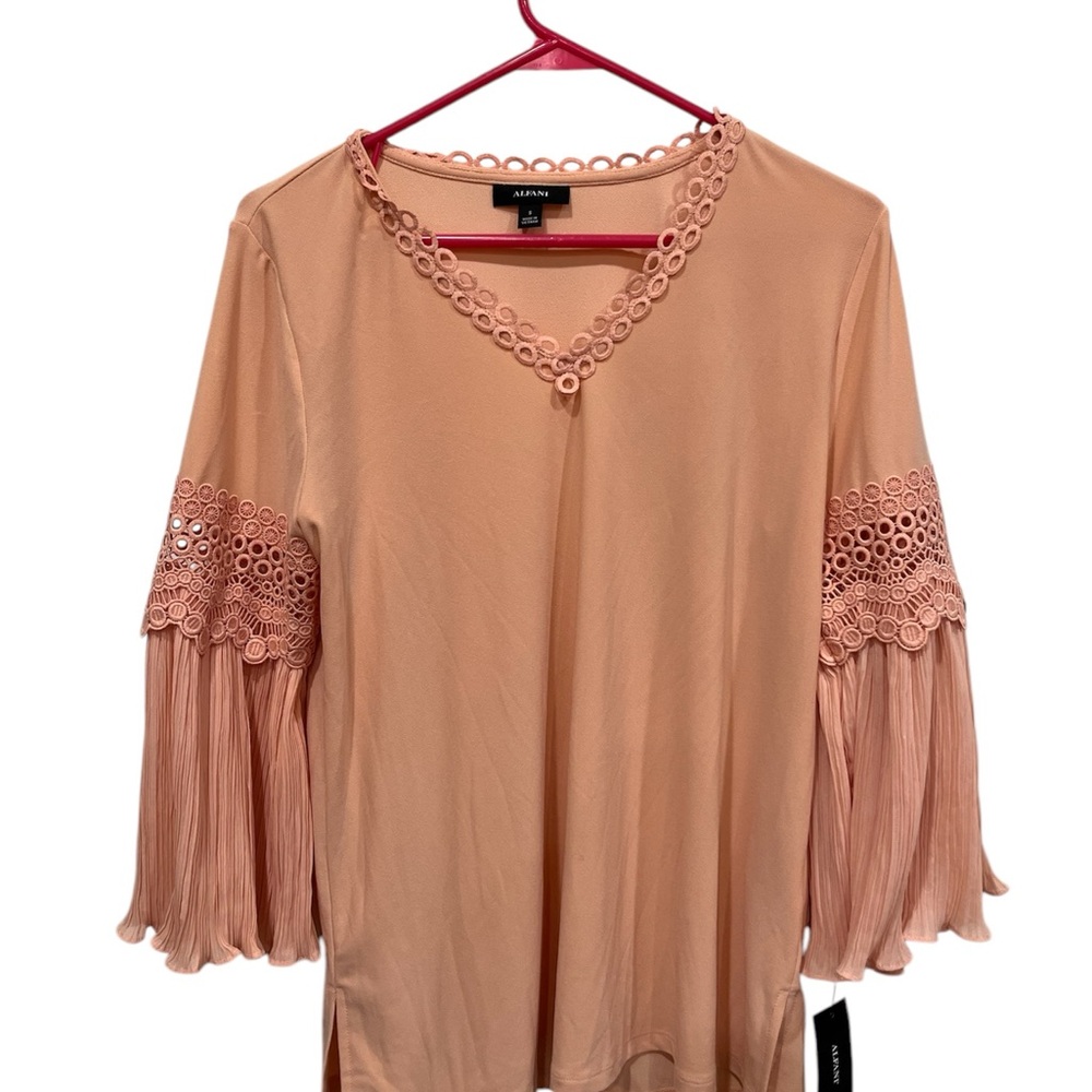 Elegant Peach Lace-Trim Top - Size Small
